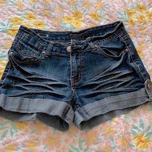 Dark blue denim short, very cute